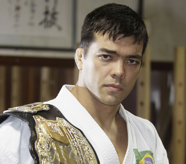 Lyoto Machida dùng Karate Shotokan khi thi đấu ở UFC