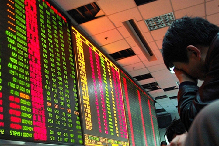 Sắc đỏ bao trùm toàn thị trường, VN-Index giảm hơn 40 điểm