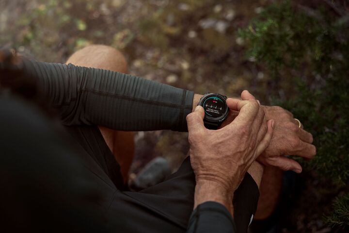 Khám phá smartwatch xa xỉ hơn 50 triệu đồng - 1
