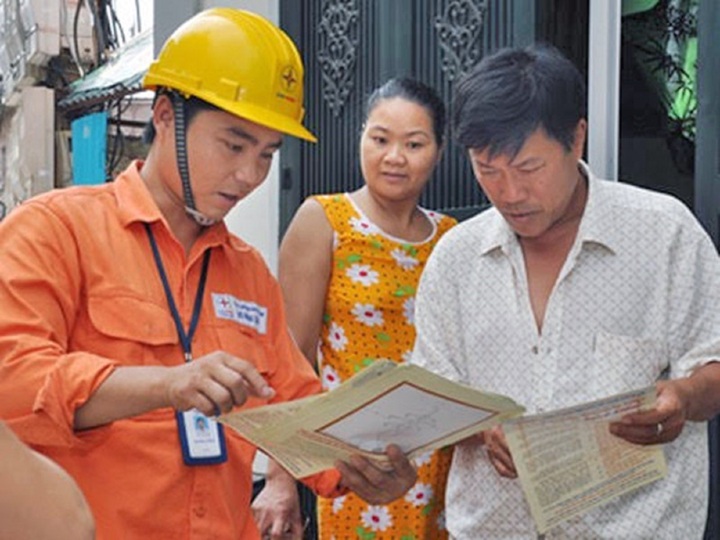Bộ Công Thương cho biết sẽ triển khai thí điểm giá bán lẻ điện hai thành phần từ đầu năm 2026, thử nghiệm chính thức từ giữa năm và áp dụng mở rộng từ tháng 8/2027. (Ảnh: EVN).