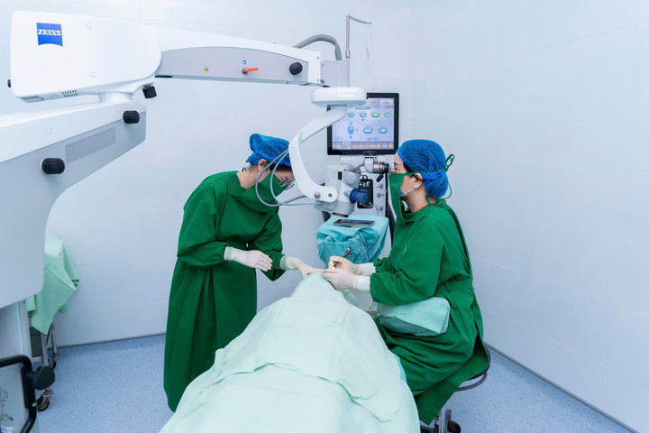 Phương pháp Phaco Không Dao mang lại ánh sáng cho hàng ngàn bệnh nhân đục thủy tinh thể.
