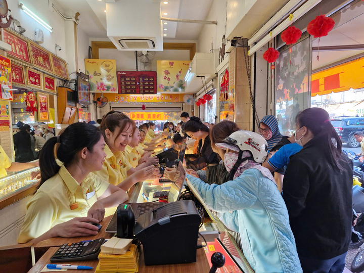 Ngân hàng Nhà nước cảnh báo người dân thận trọng mua vàng