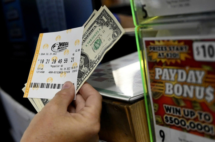 Hai người ở Texas và Missouri, Mỹ cùng trúng độc đắc Powerball 1,8 tỷ USD. (Ảnh: Getty)