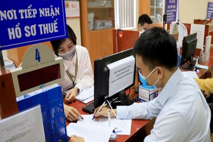 Nhiều ý kiến muốn nâng mức giảm trừ gia cảnh với người nộp thuế lên 18 - 20 triệu đồng/tháng. (Ảnh minh họa: Báo Chính phủ)