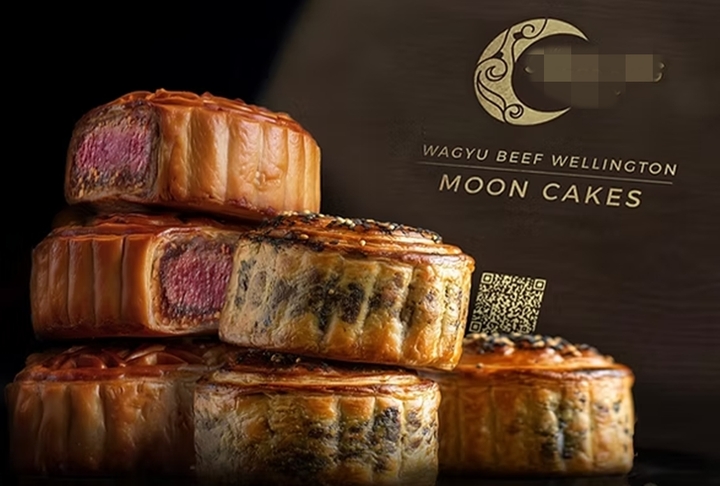 Những loại bánh trung thu độc lạ, đắt đỏ gây sốt thị trường 2025