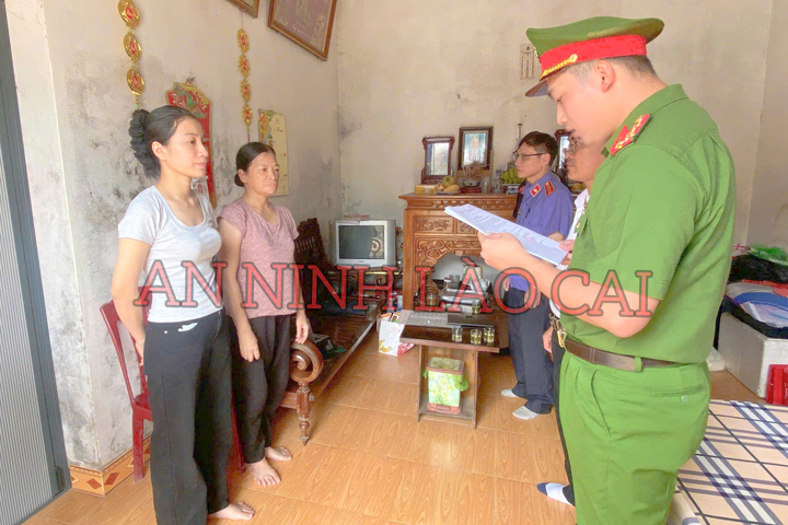 Cơ quan Cảnh sát điều tra Công an tỉnh Lào Cai thông báo quyết định bổ sung quyết định khởi tố vụ án hình sự đối với Vũ Thị Thu Huyền. (Ảnh: CACC)