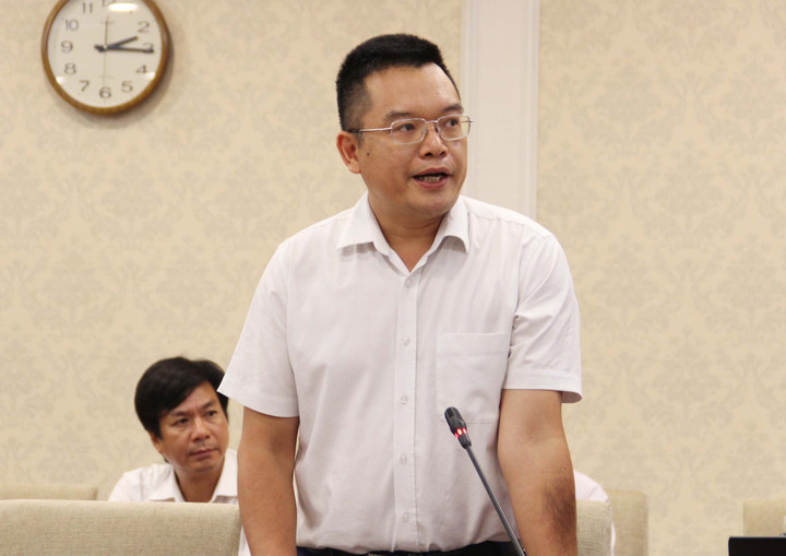 PGS.TS Ngô Văn Minh báo cáo kết quả kiểm định sơ bộ về cầu Vĩnh Tuy.