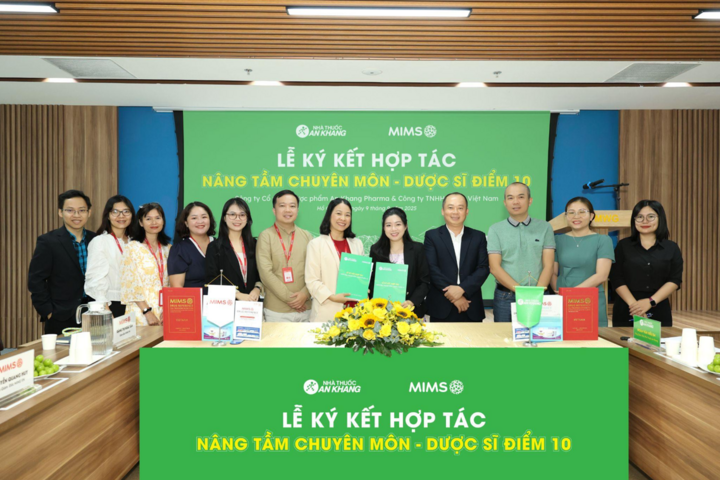 Khoảnh khắc đánh dấu cam kết chung vì một thế hệ dược sĩ vững chuyên môn, tận tâm với người bệnh.