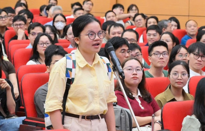 Các bác sĩ chọn chuyên ngành nội trú ngày 9/9. (Ảnh: HMU)