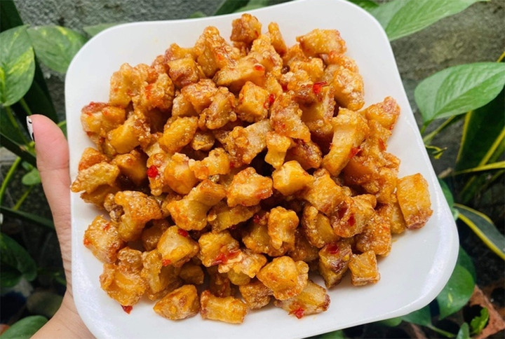 Cách làm tóp mỡ mắm tỏi rất đơn giản. (Ảnh: Mashed)