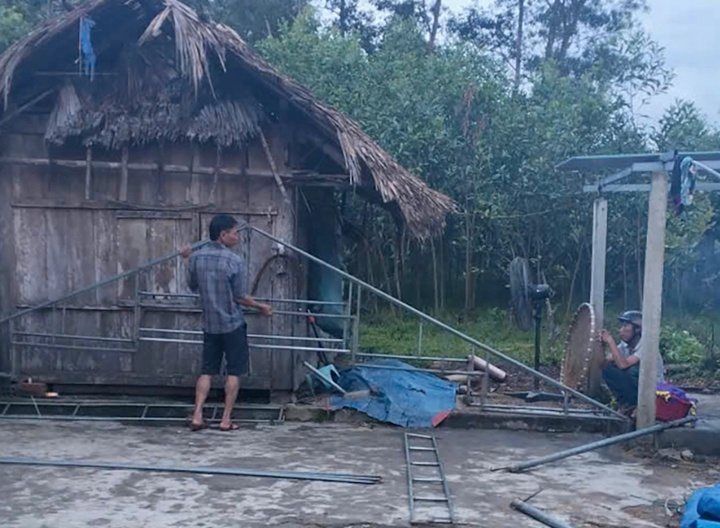 Người thân dựng rạp lo hậu sự cho anh H. (Ảnh: Đức Hùng)