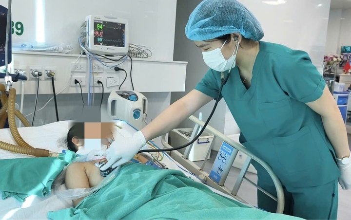 Bé gái 11 tuổi mắc bệnh dại nghi do chó nuôi, gia đình xin về lo hậu sự