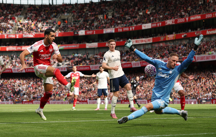 Merino bỏ lỡ cơ hội. (Ảnh: Reuters)