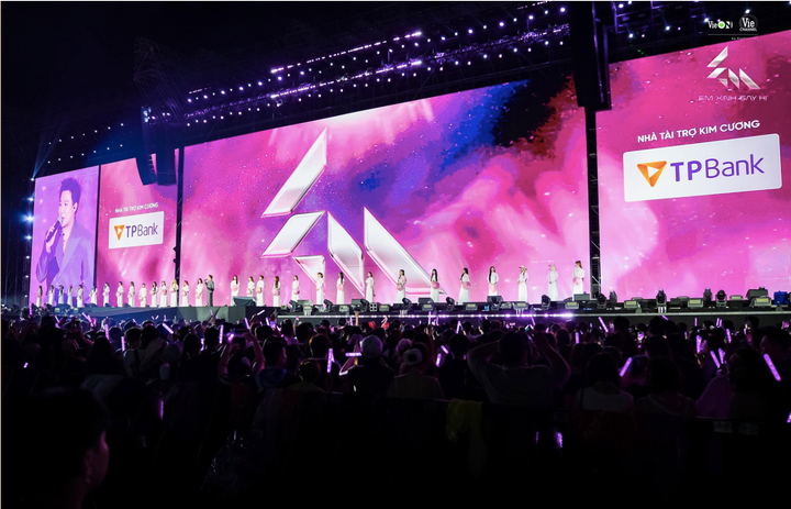 TPBank chính thức ‘giữ slot’ Nhà tài trợ Kim Cương cho đêm Concert Em Xinh Say Hi tại Hà Nội.