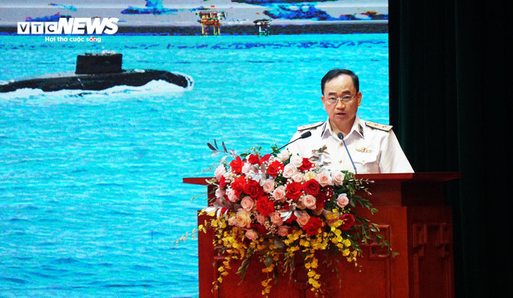 Phó Đô đốc Trần Thanh Nghiêm, Tư lệnh Hải quân phát biểu chỉ đạo khai mạc hội thi.