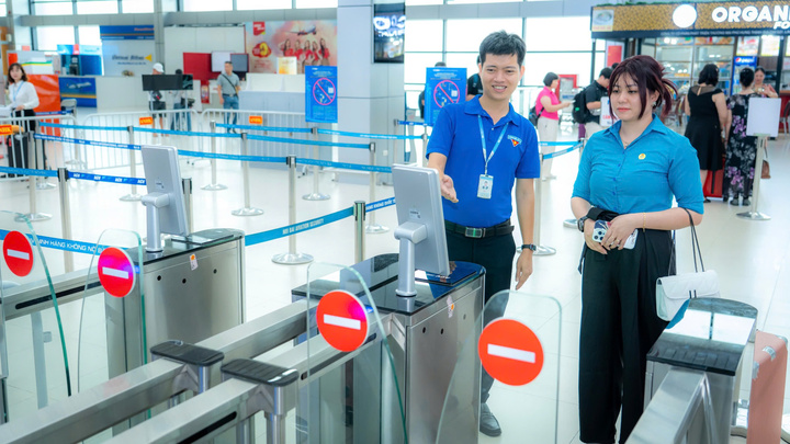 Làm thủ tục lên máy bay bằng VNeID: Những sân bay nào đã triển khai?
