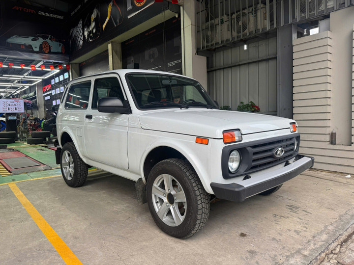 Mẫu SUV Lada Niva Legend xuất hiện tại Việt Nam. (Ảnh: Vinh Nguyen)