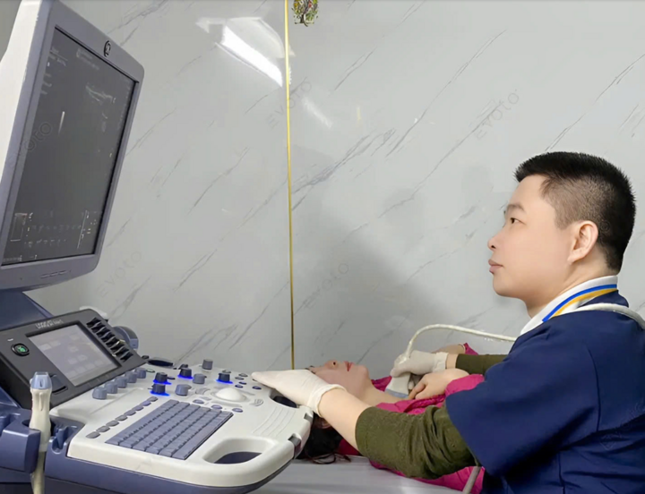 Bác sĩ Nguyễn Văn Chiều có nhiều năm kinh nghiệm điều trị ung thư.