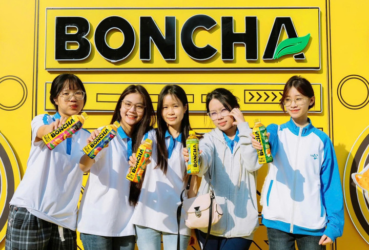 Trà mật ong Boncha với thiết kế chai tiện dụng, dễ mang theo mọi nơi.