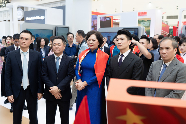 SHB giới thiệu tới các đại biểu giải pháp thanh toán tích hợp được “may đo” cho các ĐVHCSN tại triển lãm.