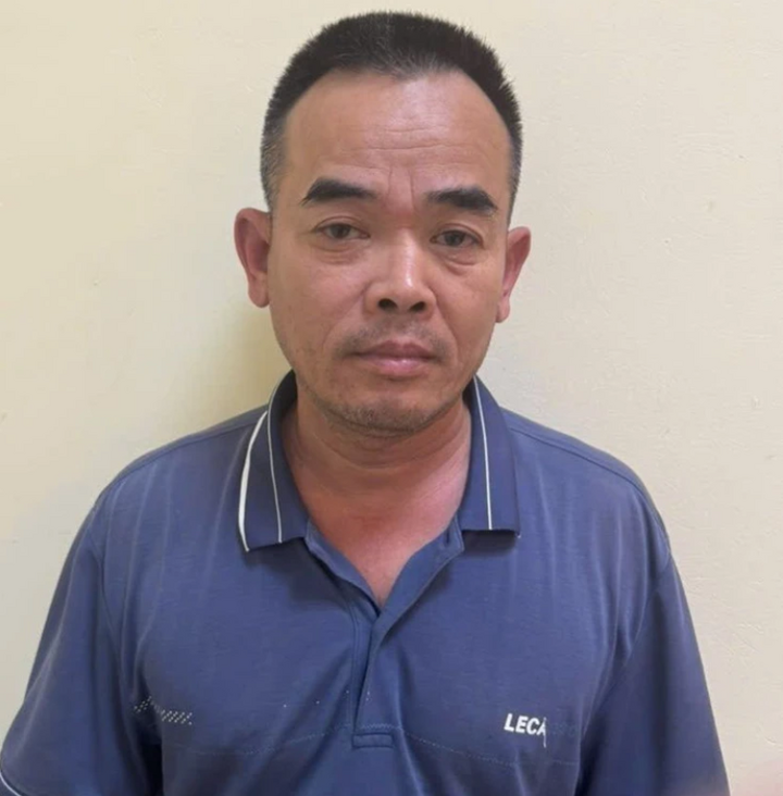 Đinh Văn Long tại cơ quan công an.