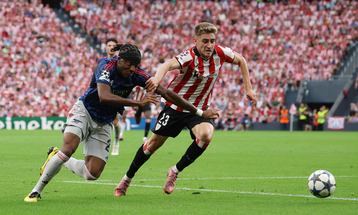 Arsenal dần chiếm ưu thế. (Ảnh: Reuters)