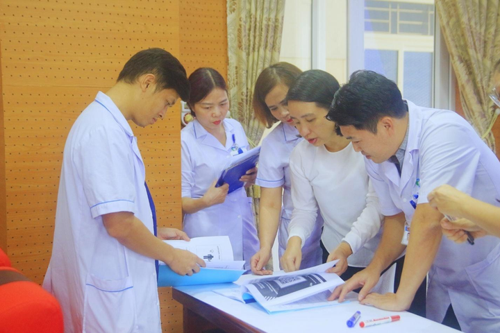 Tập huấn quy trình lâm sàng tại Bệnh viện.