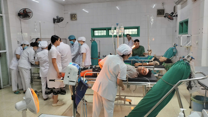 Xe tải lao vào chợ chuối ở Quảng Trị: Sức khoẻ 9 người bị thương ra sao?