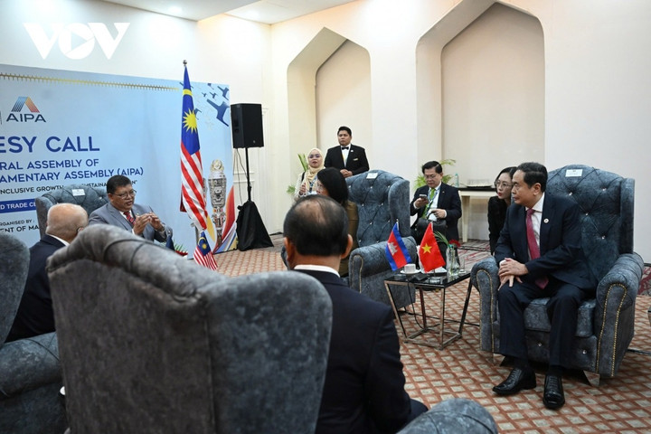 Chủ tịch Hạ viện Malaysia Tan Sri Dato’ Johari bin Abdul tiếp các trưởng đoàn tham dự AIPA-46