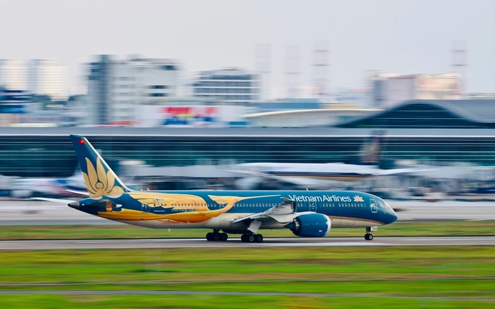 Máy bay Vietnam Airlines phải hạ cánh khẩn cấp để cấp cứu hành khách. (Ảnh minh họa: VNA).