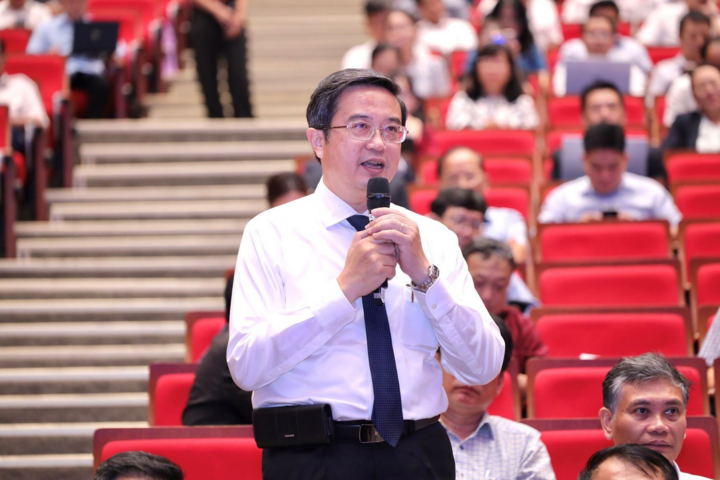 Đại diện cơ sở giáo dục đại học phát biểu tại hội nghị.