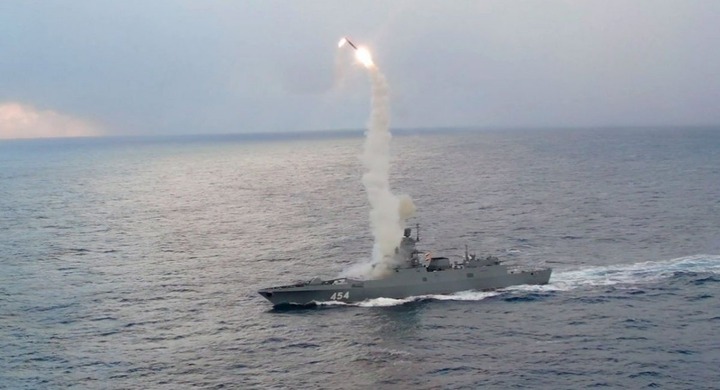 Phóng tên lửa hành trình chống hạm siêu thanh Zircon. Ảnh Defense Express