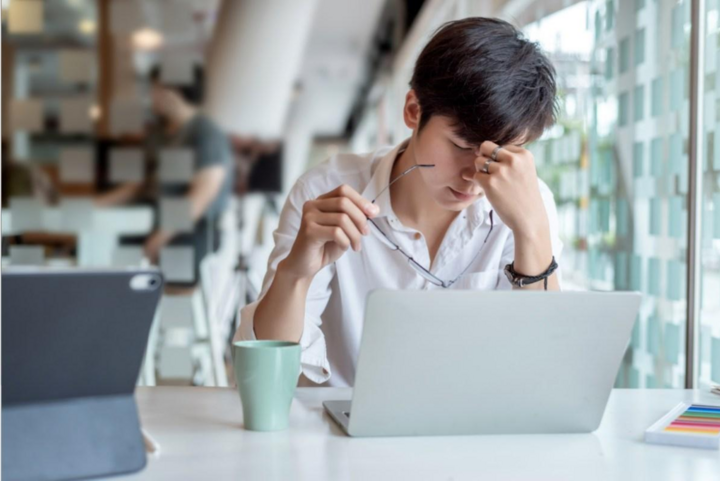 Stress vì công việc bận rộn, áp lực. (ảnh minh họa)