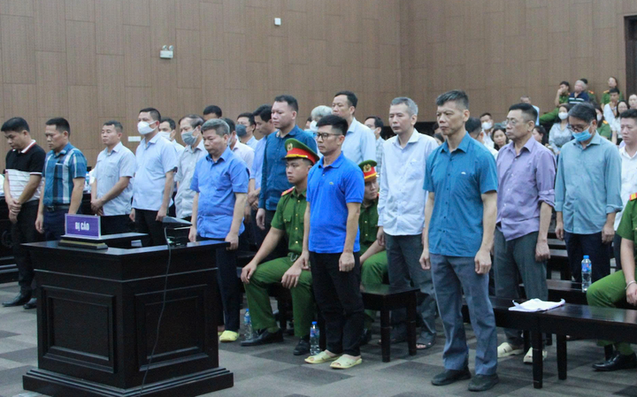 Các bị cáo tại tòa.