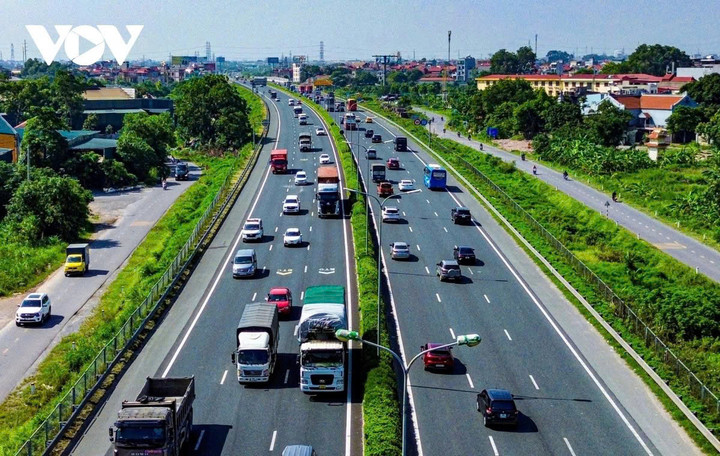 Phản hồi xung quanh cảnh báo mất an toàn khi trồng cây ở dải phân cách cao tốc - 2