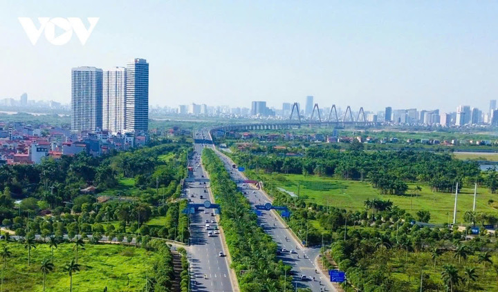 Các tuyến đường tốc độ di chuyển cho phép tới 90km/h như Võ Nguyên Giáp, Đại lộ Thăng Long ở Hà Nội đều được trồng nhiều xanh ở dải phân cách giữa vừa tạo cảnh quan vừa giúp chống chói khi phương tiện di chuyển.