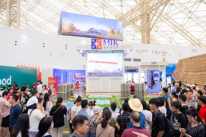 Gian trưng bày MIK Group trở thành điểm đến thu hút hàng chục nghìn lượt khách tham quan mỗi ngày.
