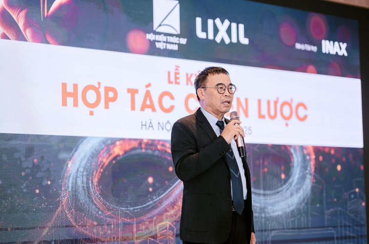 Tiến Sĩ. Kiến Trúc Sư Phan Đăng Sơn chia sẻ góc nhìn của Hội Kiến trúc sư Việt Nam. (Ảnh: LIXIL Việt Nam)