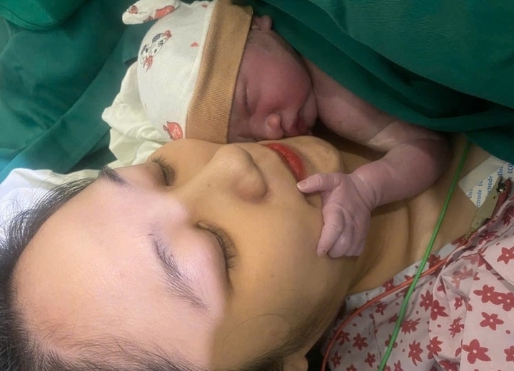 Mẹ tròn con vuông sau ca mổ.