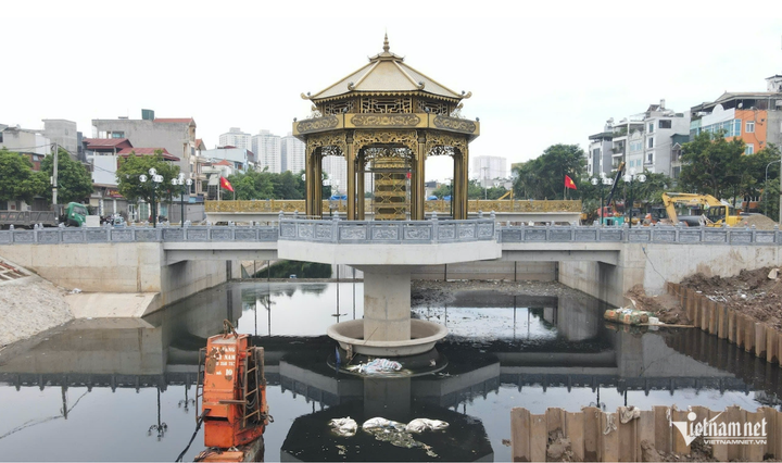 Hệ thống vận hành của Nhà máy xử lý nước thải Yên Xá. Ảnh: N. Huyền