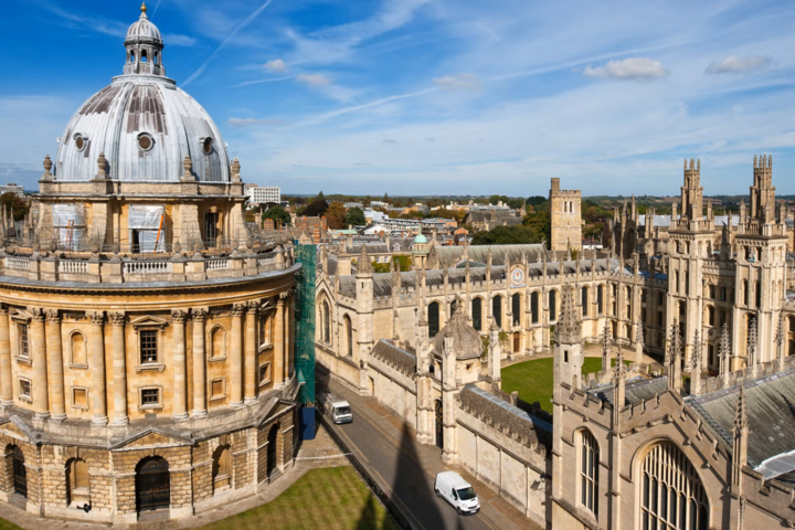 Hơn 32 triệu người đã đến thăm Đại học Oxford vào năm 2024. (Nguồn: iStock)