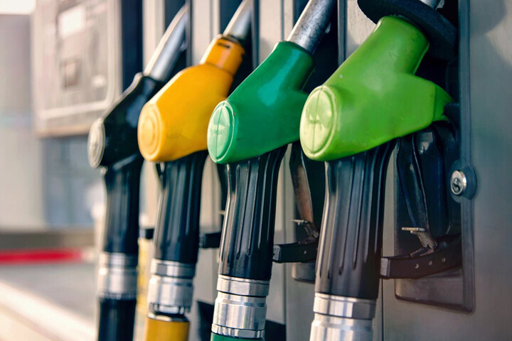 Giá dầu tiếp tục đi xuống. (Ảnh: Whichcar)