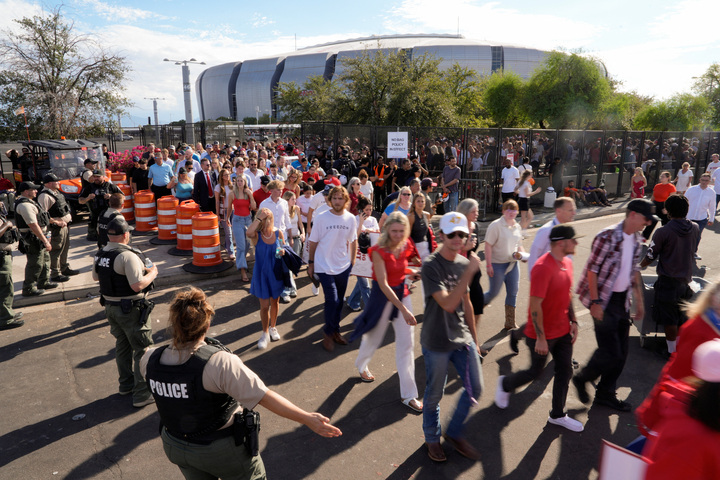 Ông Trump gọi Charlie Kirk là 'người tử vì đạo' - 6