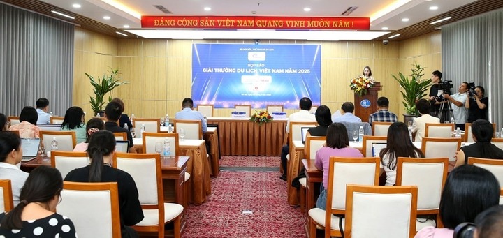 Công tác truyền thông cho giải thưởng được Báo Văn Hoá phối hợp với Cục Du lịch Quốc gia Việt Nam và các đơn vị liên quan triển khai một cách bài bản từ sớm.