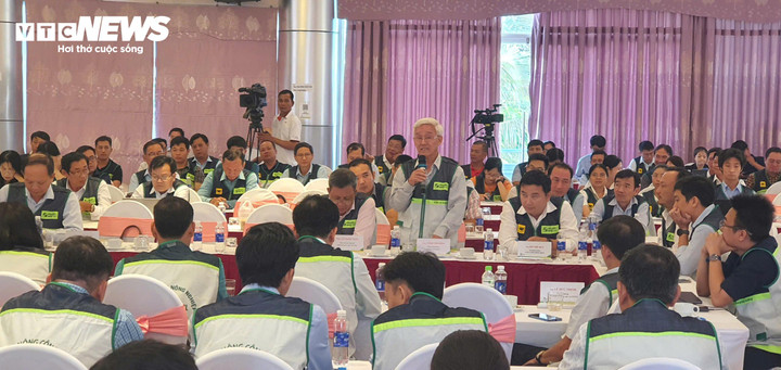 Đại biểu kiến nghị mở rộng diện tích lúa chất lượng cao, liên kết chặt chẽ với doanh nghiệp. (Ảnh: KNQG)