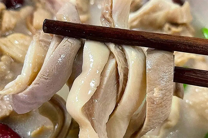 Dạ dày sau khi làm sạch có thể sử dụng luộc, rán, hầm canh đều ngon. (Ảnh: Sohu)