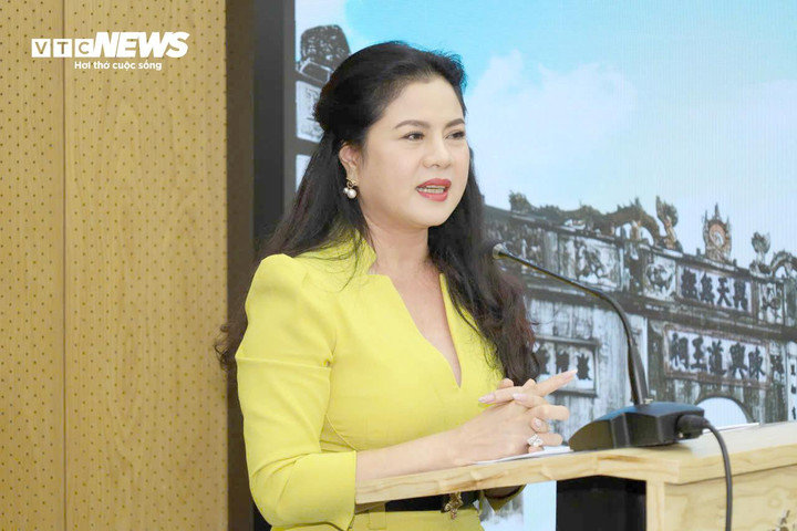 Bà Trần Thị Hoàng Mai - Sở Văn hóa - Thể thao và Du lịch Hải Phòng - thông tin tại buổi họp báo.