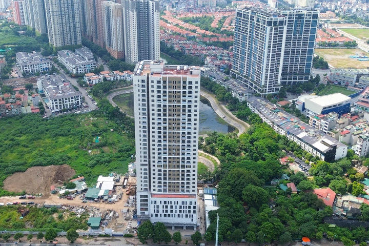 Chuyên gia đề xuất nhiều giải pháp để hạ nhiệt giá nhà. (Ảnh: Minh Đức).