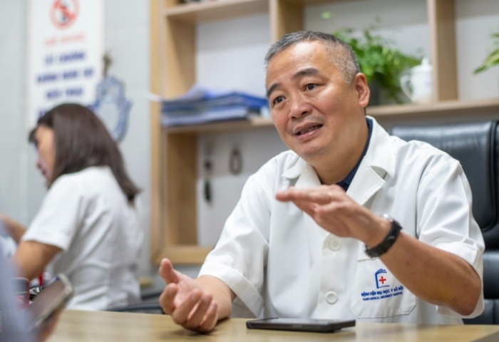 PGS Nguyễn Lân Hiếu: Nhiều lần phải đổ cốc An cung ngưu hoàng để cứu bệnh nhân