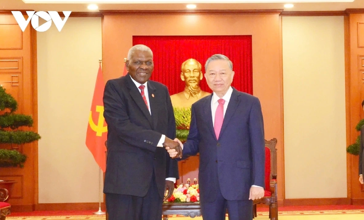 Chiều 2/11/2024, tại Trụ sở Trung ương Đảng, Tổng Bí thư Tô Lâm đã tiếp đồng chí Esteban Lazo Hernández, Ủy viên Bộ Chính trị Đảng Cộng sản Cuba, Chủ tịch Hội đồng Nhà nước, Chủ tịch Quốc hội Cuba nhân dịp thăm làm việc tại Việt Nam.